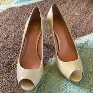 Vince Camuto Beige heels size 8